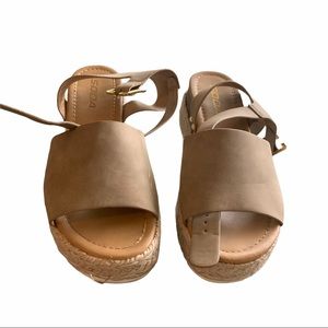 Tan Platform sandals Size 6.5